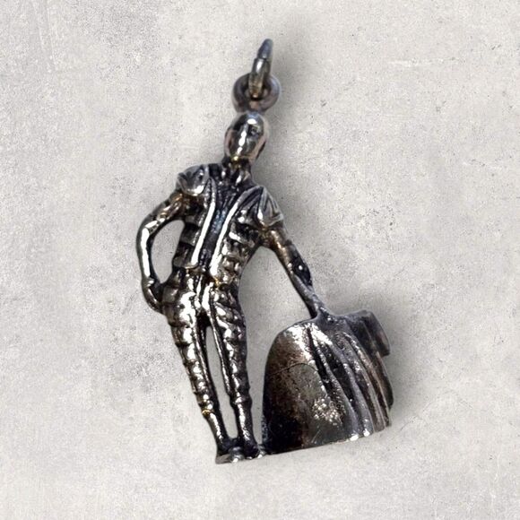 Vintage Sterling Silver 925 Matador Charm Spain Bullfighter 3D Torero Bracelet - Picture 2 of 4